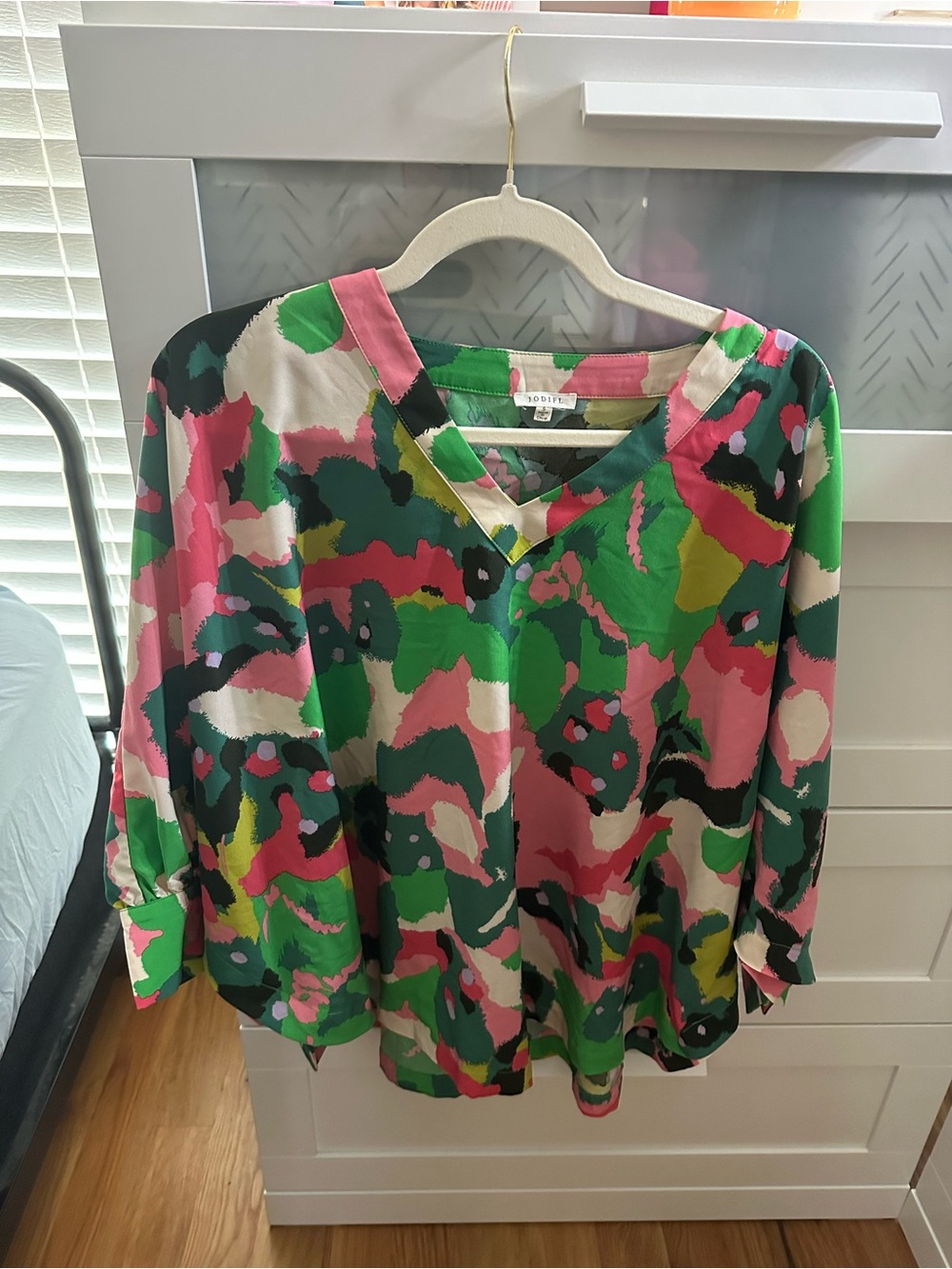 Colorful Abstract Print V-Neck Blouse